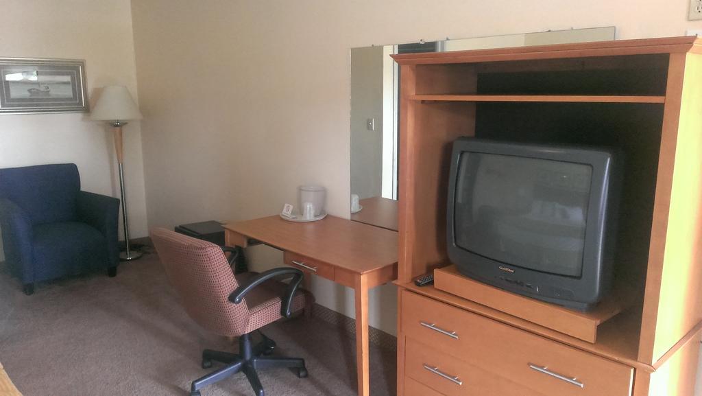 Branford Motel Room photo